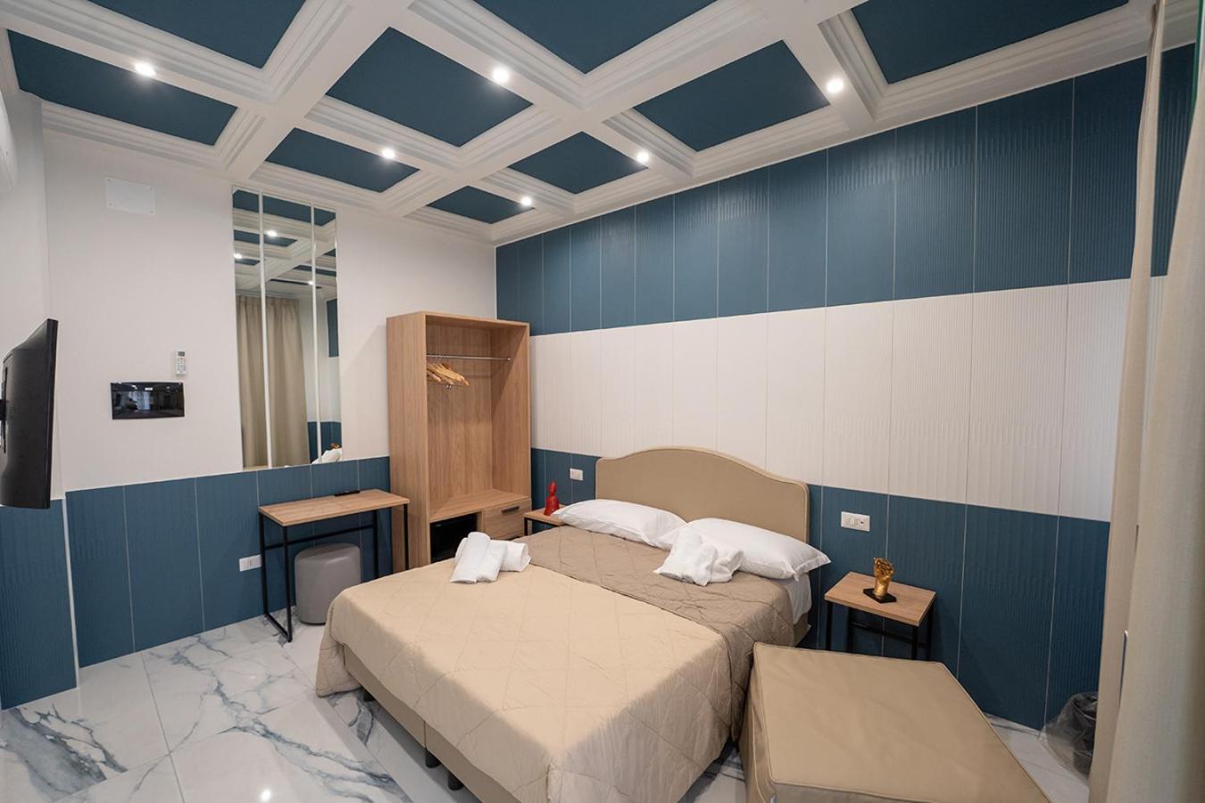 Greros H. Porto Centro, By Clapa Group Dislocated Hospitality Napels